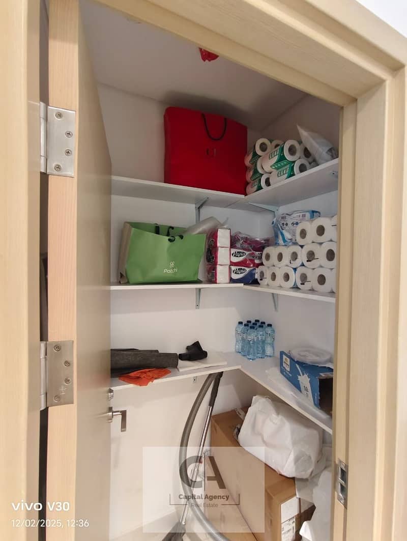 12 45f08179-bf66-4e47-bdf7-1f5d8cf84b7b. jpg