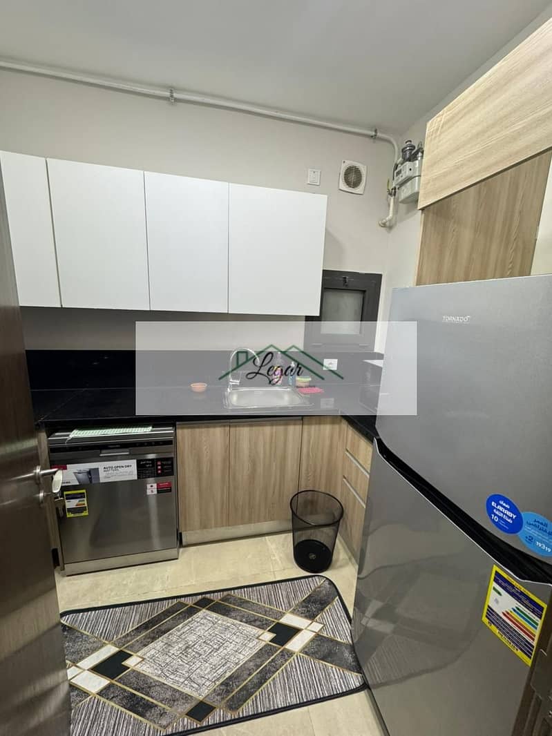 7 ce205e42-3fa6-4064-bf4f-782a3e4f3cac. jpg