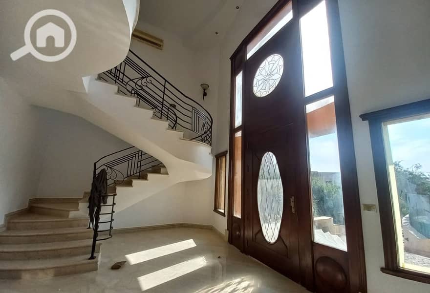 6 8be49db6-5a57-4ad3-80cf-16d92b287c8a. jpg