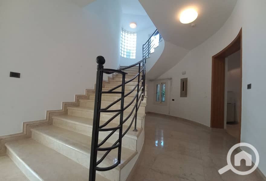 8 d5319b56-2bd7-4ea6-af4d-41b32a1fbdb7. jpg