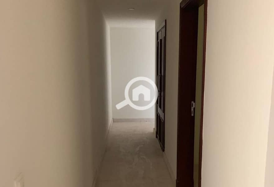 8 ed09ca54-7f31-420d-8d2d-f28021fa82d3. jpg