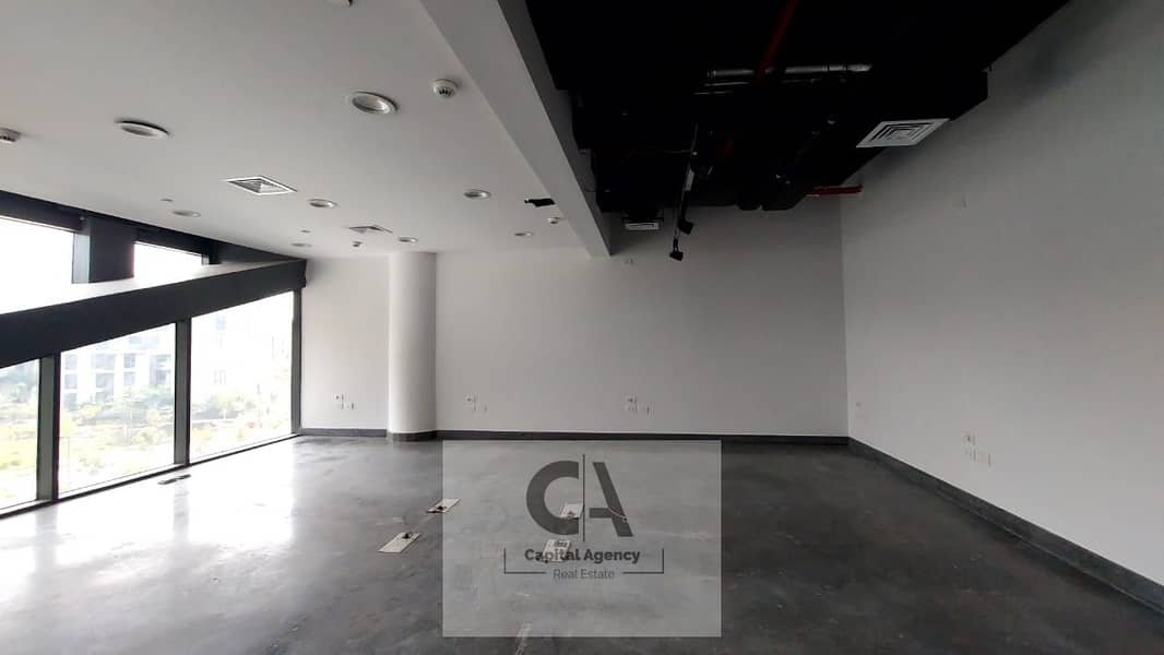 4 2f090a34-aa4c-4577-8f81-bf540eb40488. jpg