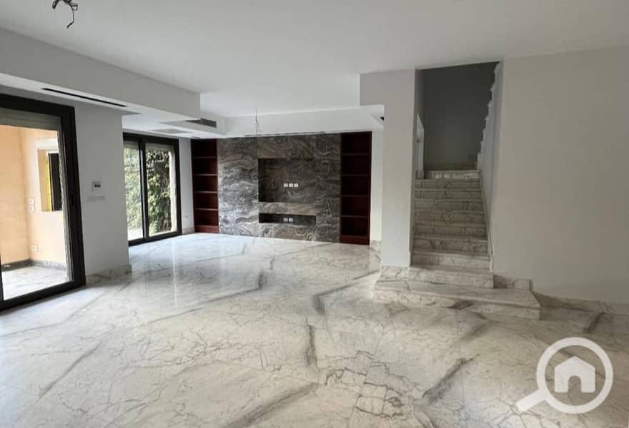 4 6f2f6585-2927-4a82-a784-744d7e563dd6. jpg