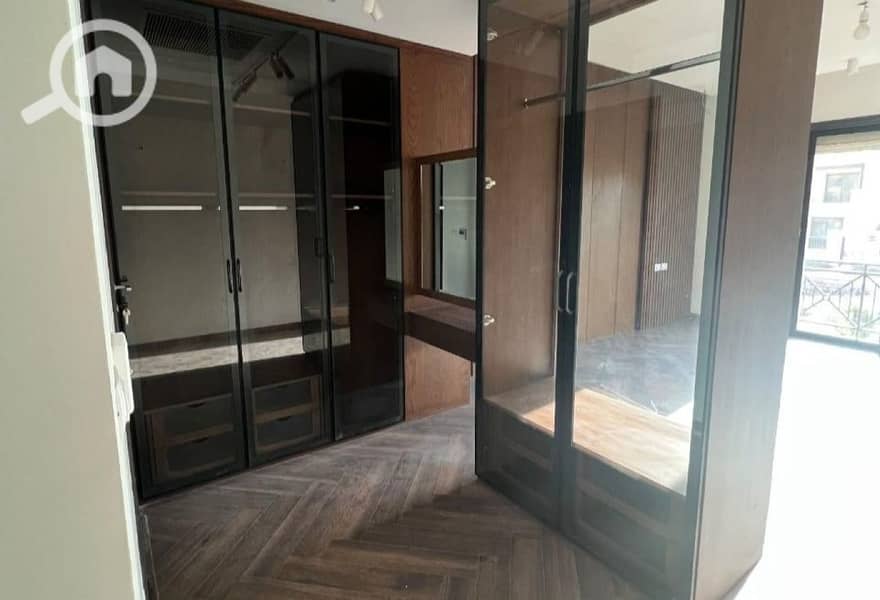 7 c999a803-46be-4976-a250-270f9ed3c104. jpg