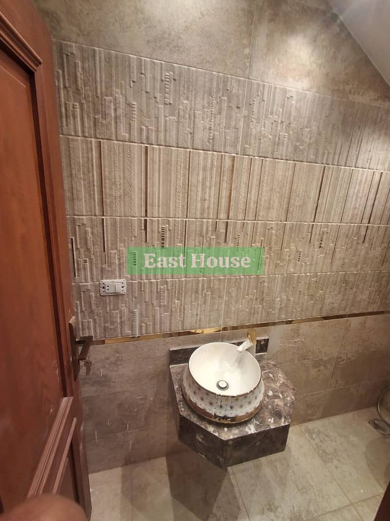 10 d9b306d1-217d-41f4-bcd3-2156a1e711d3. jpg