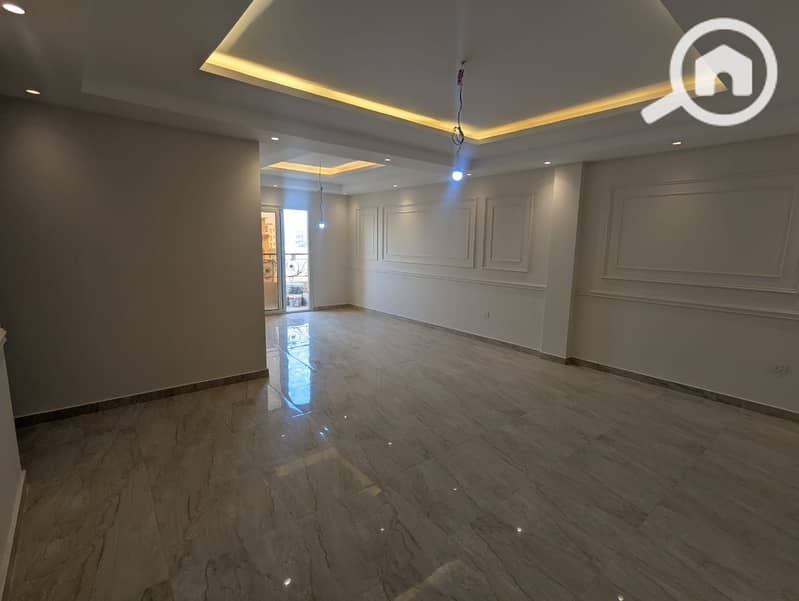 2 d2ab9561-94f7-48f9-b6c6-4c1c9373c74c. jpeg