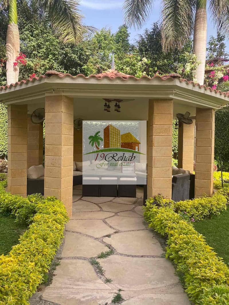 4 9810aaa7-1c5f-4c00-8d66-2395cbf42750. jpg