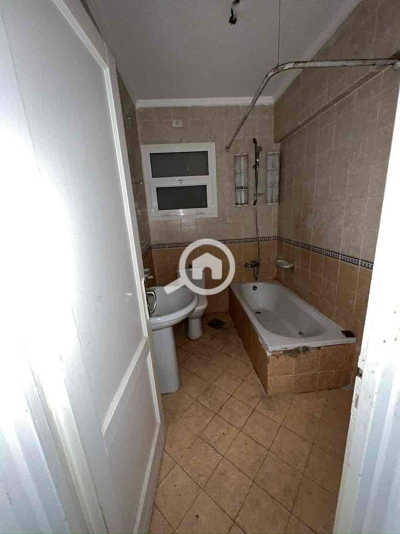 14 4058d63c-d547-464b-9cf0-5cf3a186dc30. jpg