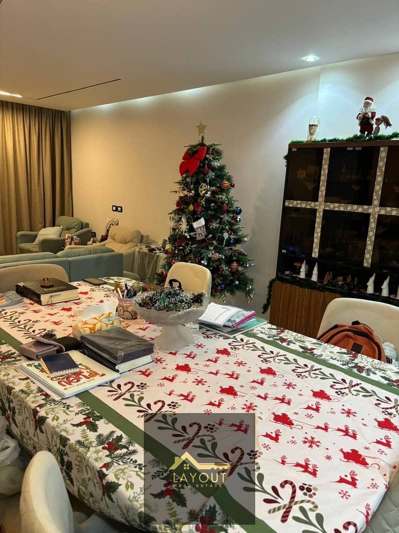 2 c477483a-87c1-4bac-92c4-8a1c0f85ee13. jpg