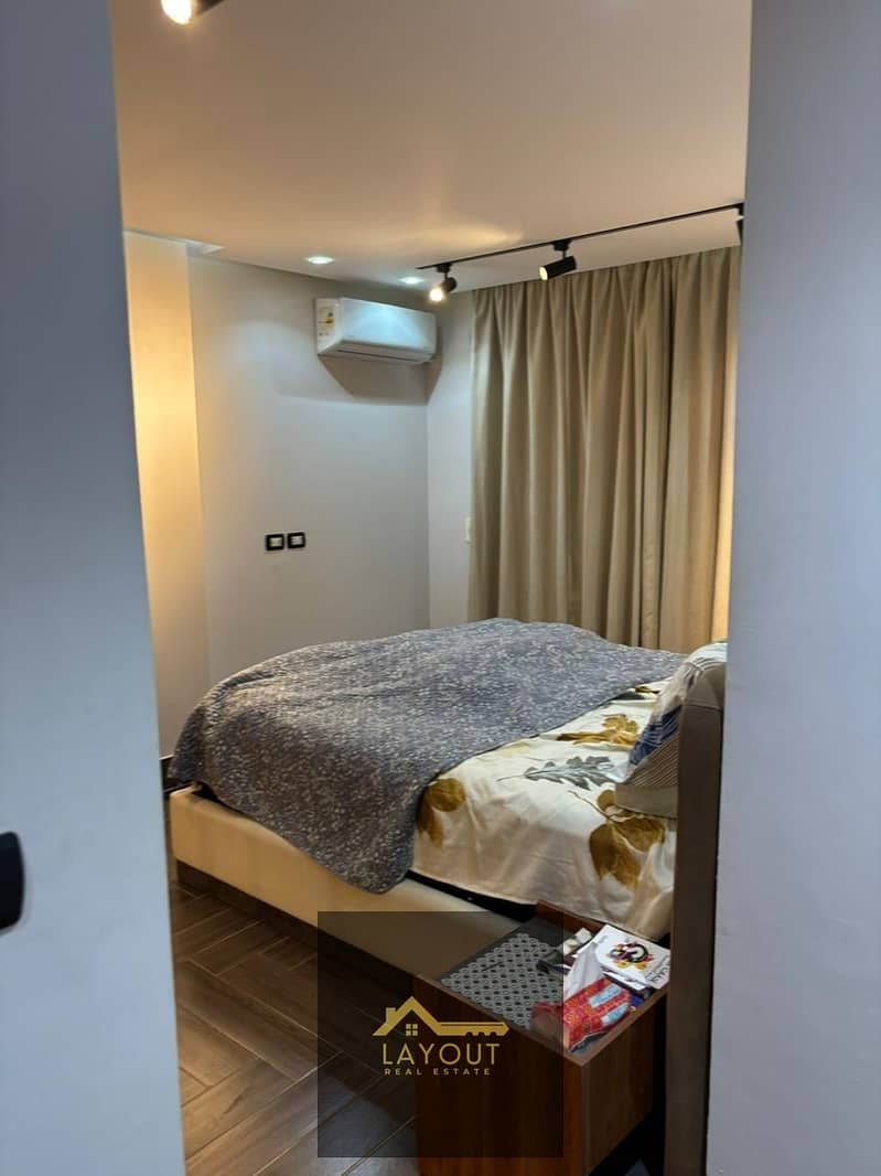 9 6d3a049c-8e2f-4b35-9a9f-8cb91781bdb4. jpg