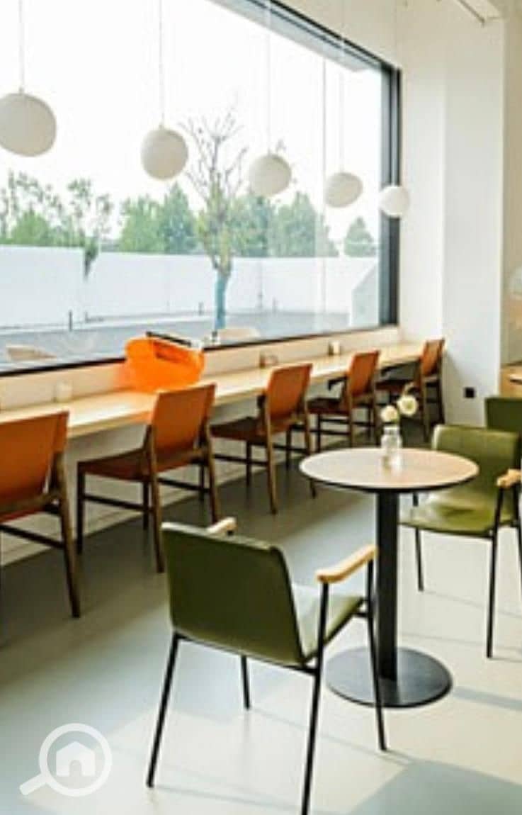 2 eb655c51-a634-4b84-8d33-cc22a69c7a2d. jpg