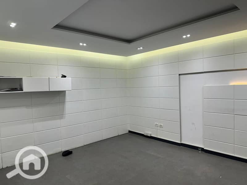 13 Messenger_creation_FE2A4F23-DF38-4A3F-8DC1-1537C0EC3B0B. jpeg