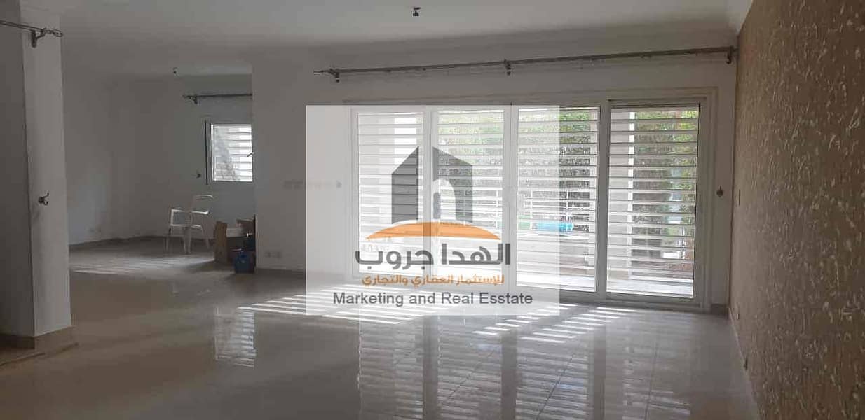 5 e59dd51a-23ce-4039-8a84-d6fe1c7698c8. jpg