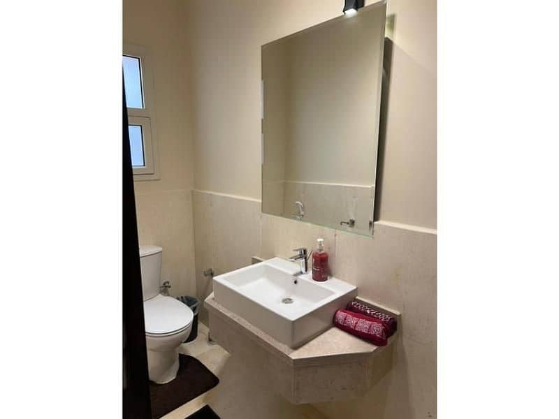 14 f76e083c-9b0d-4e79-8153-ab10d27e73b0. jpg