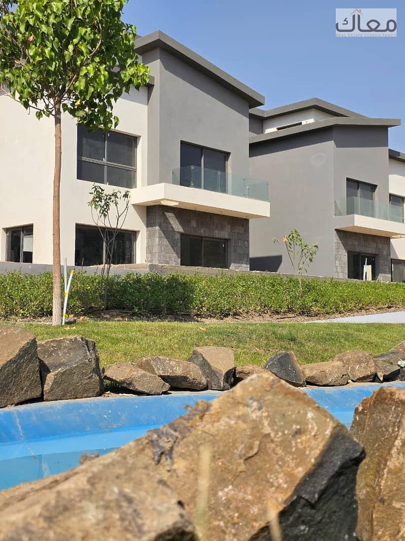 7 11e6d090-6d02-40d9-aa90-c8e218027032. jpg