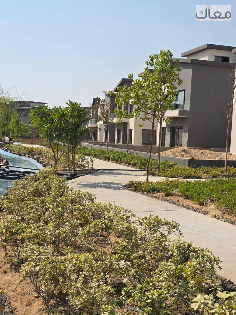 10 f6230d6e-d012-4eb3-94bb-3dddfb73545d. jpg