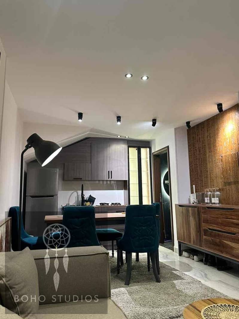 12 fd7df360-99a3-40a1-a6f6-fdc76d3e2951. jpg