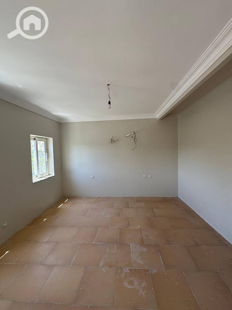 10 4d4b1aa3-1556-43ff-8117-2f1ecaf1fa6b. jpeg