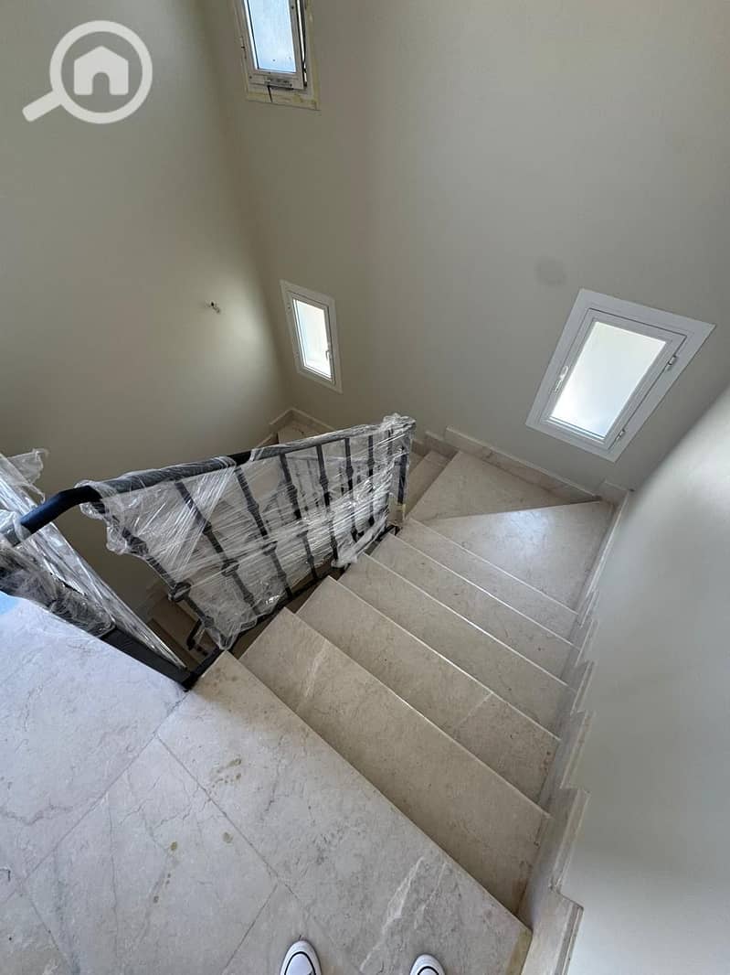 30 0d864cfd-a959-487e-8963-b2ad57044df4. jpeg