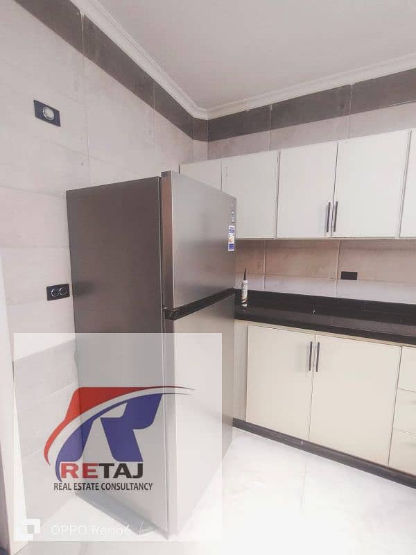 8 c5a95d9c-8a53-444e-81eb-5f298715cc80. jpg