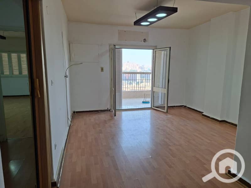 1001113352. jpg 1001113352. jpg