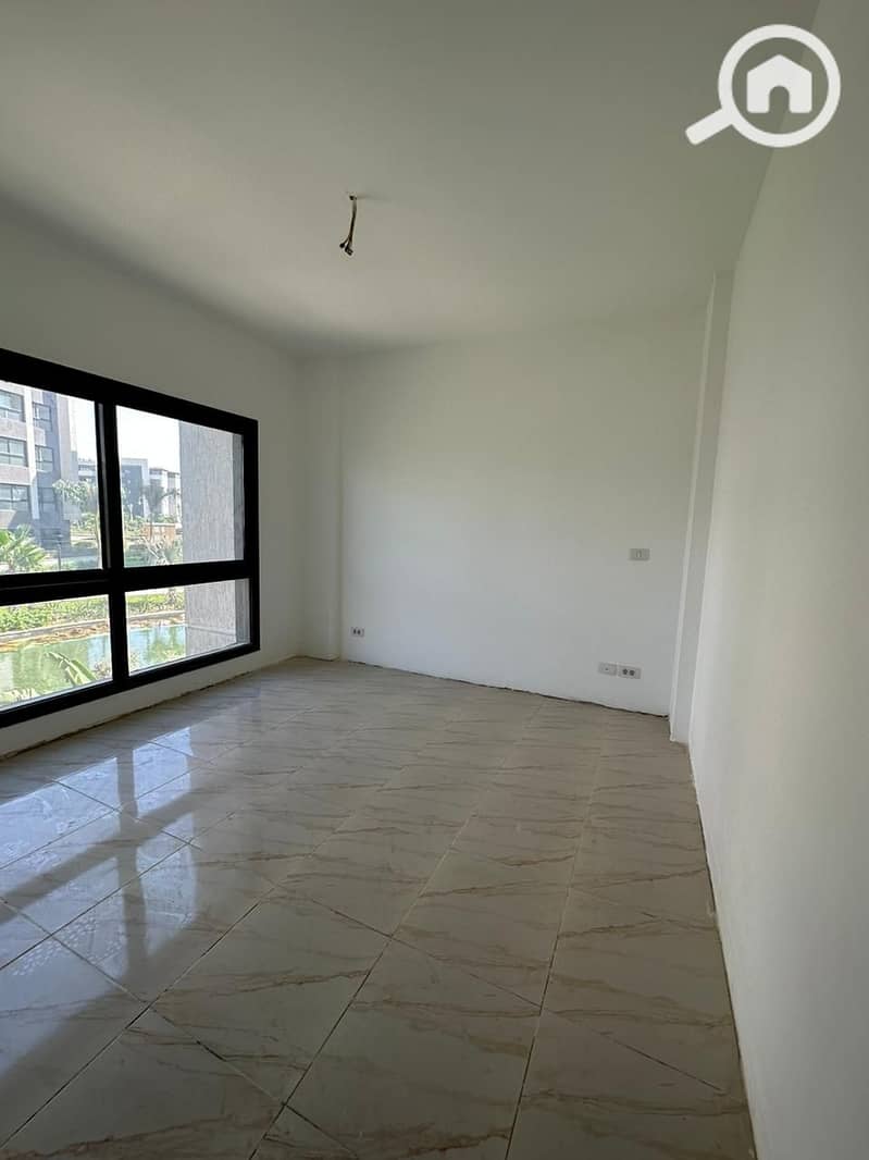 7 2c4a39be-245f-422c-a4f1-4a30357cb5ac. jpg