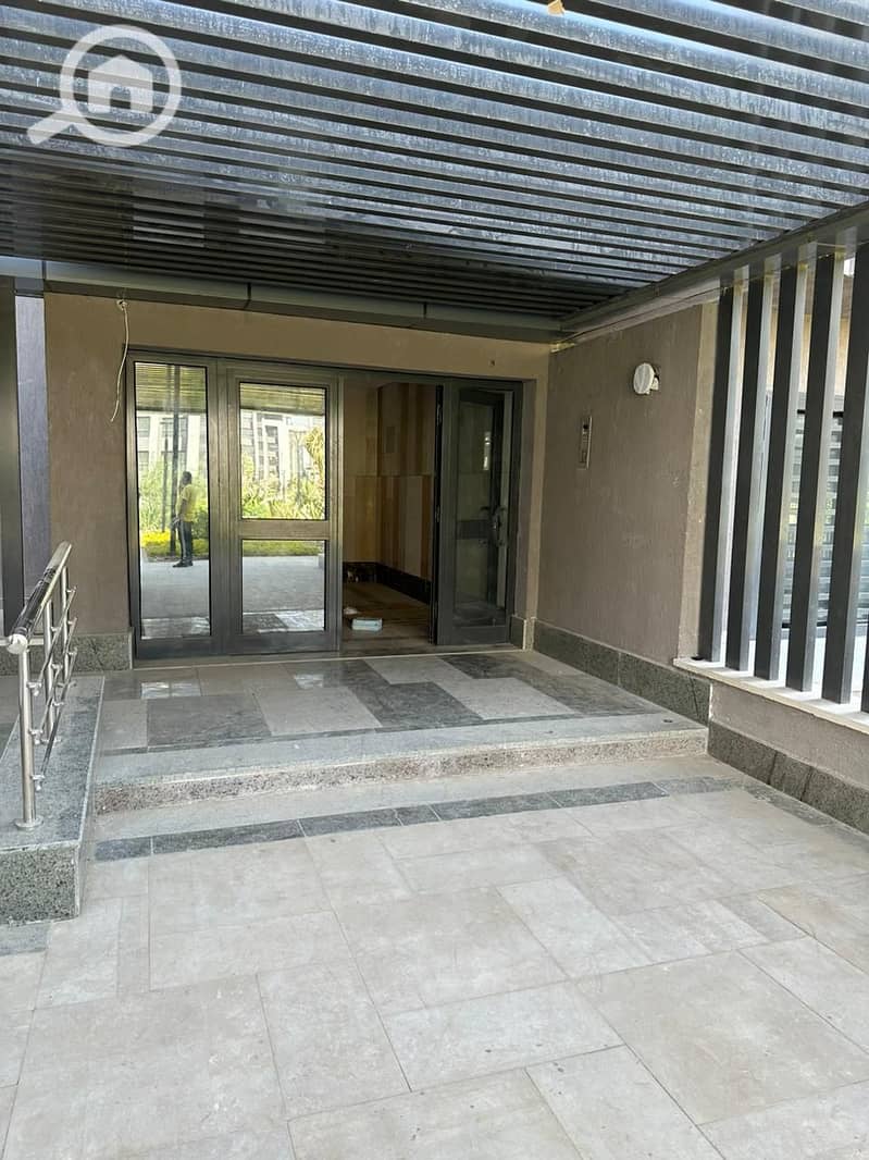 8 60bd7894-e6b4-405f-9c04-774d8c9e61dc. jpg