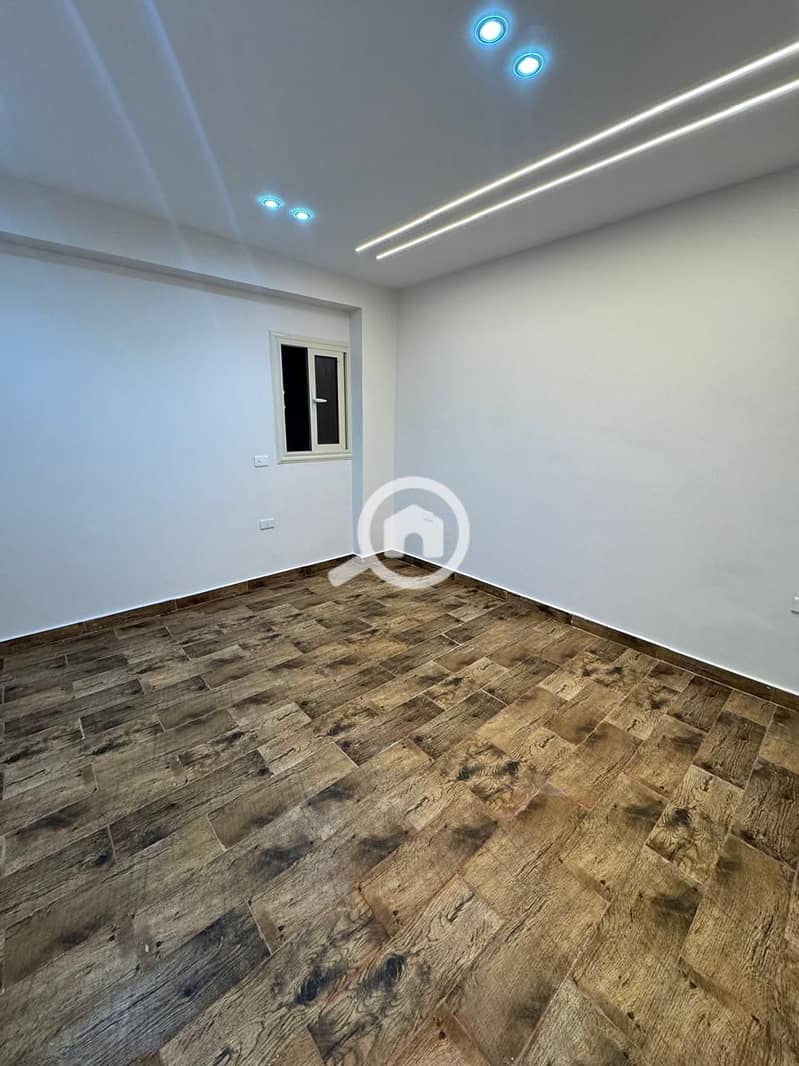 12 15508ec6-ff99-4fcf-a665-4e7108ef575d. jpg