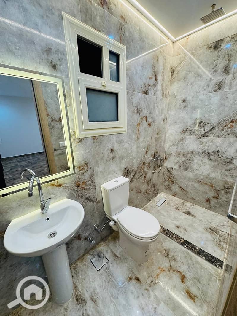 18 1bbe58c7-f36c-4016-965c-3c5210206066. jpg