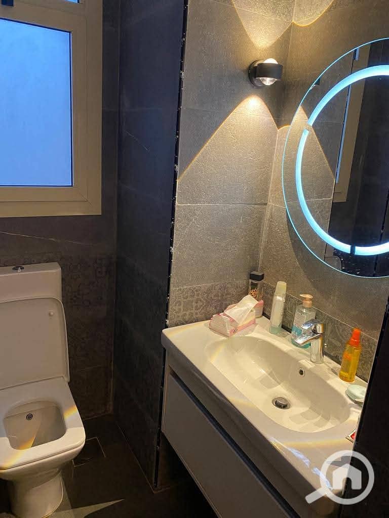 4 91ca7b50-d1e8-4cd0-bf00-b3a38e585c5c. jpg