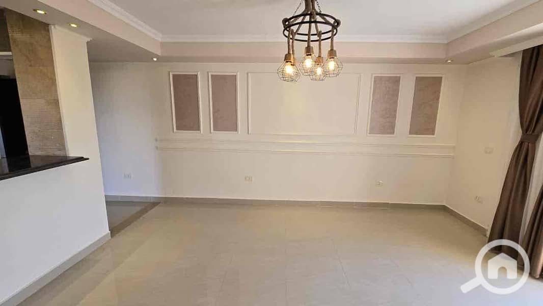 11 464df310-ad2e-4ef7-a4c8-2d04ef6e168a. jpg