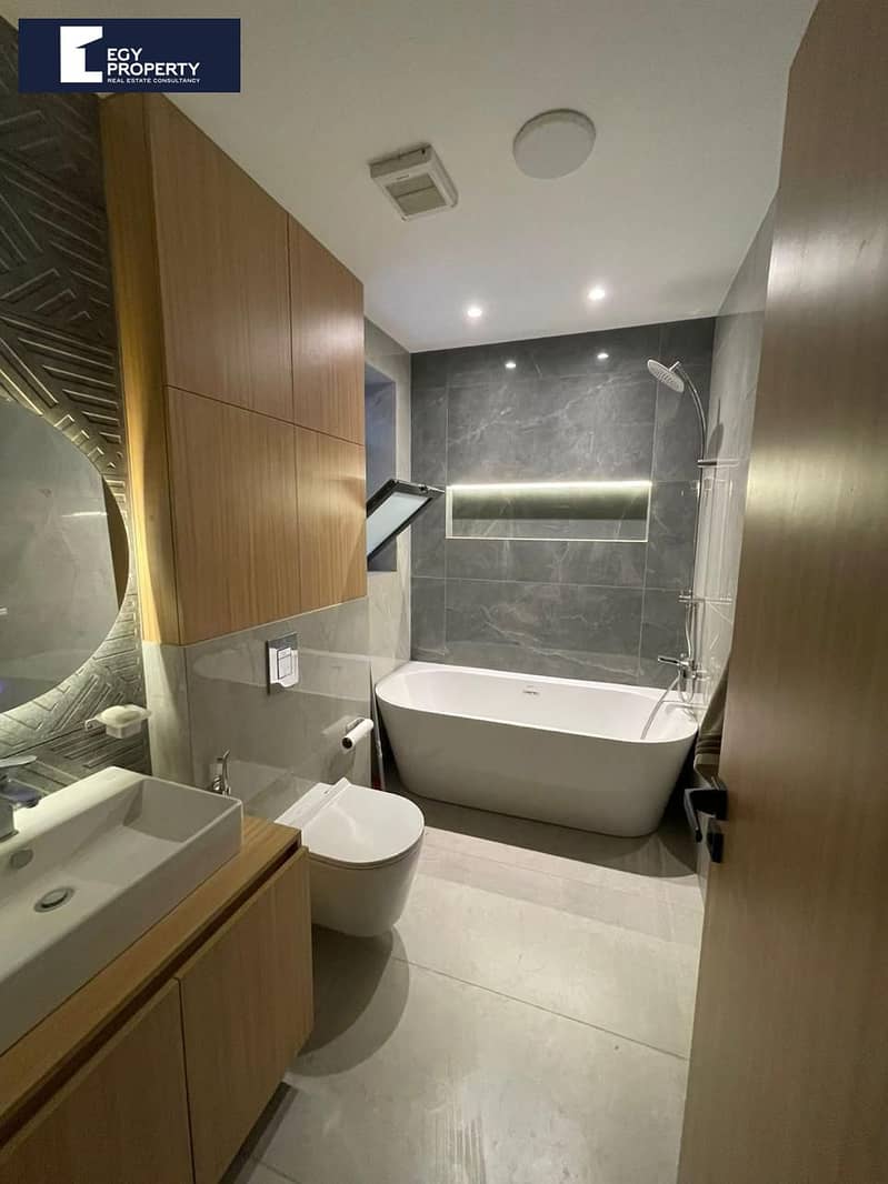 4 _files_f4c0a5be-12c3-453d-a064-ed57725a20bc. jpeg