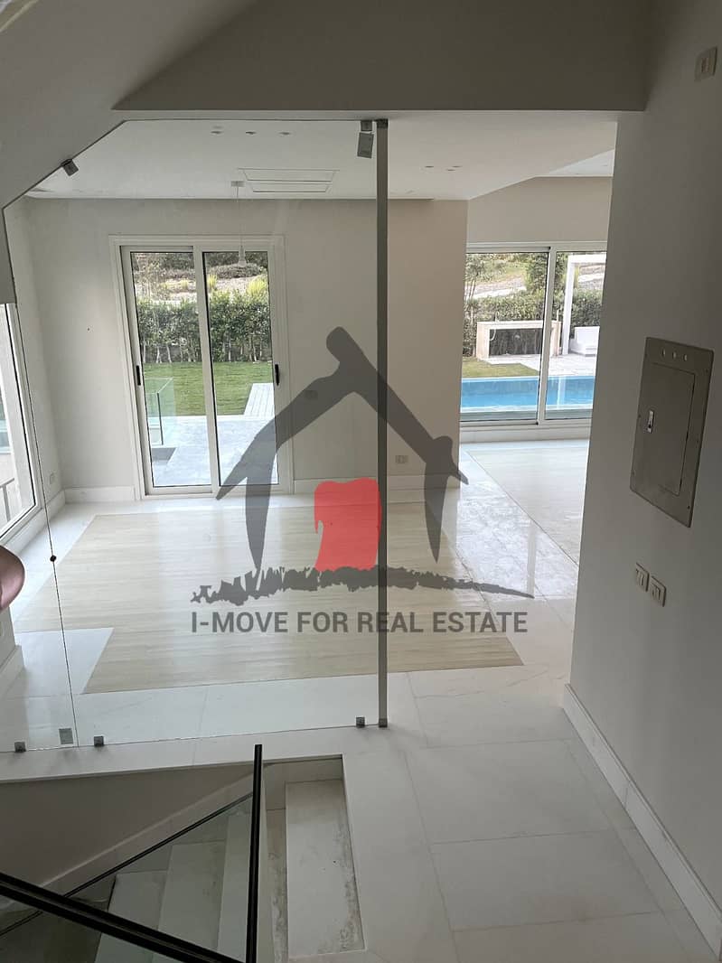 8 1655340f-62a4-49d9-afd7-f7bf5983b195. jpg