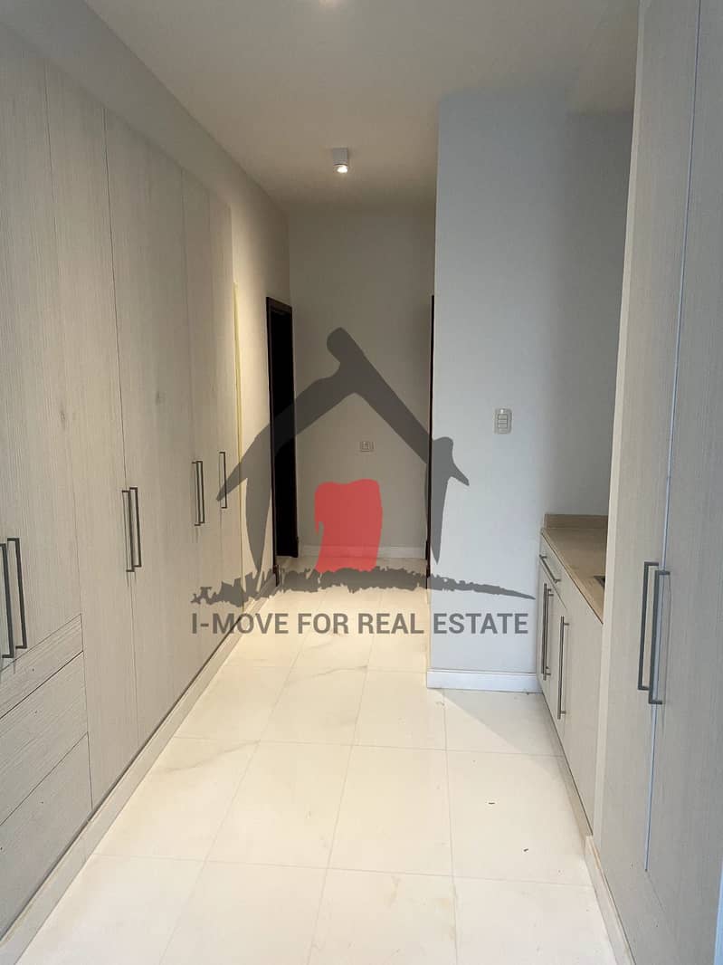 10 b44ec567-6020-4d8f-89ad-28f5577c1338. jpg