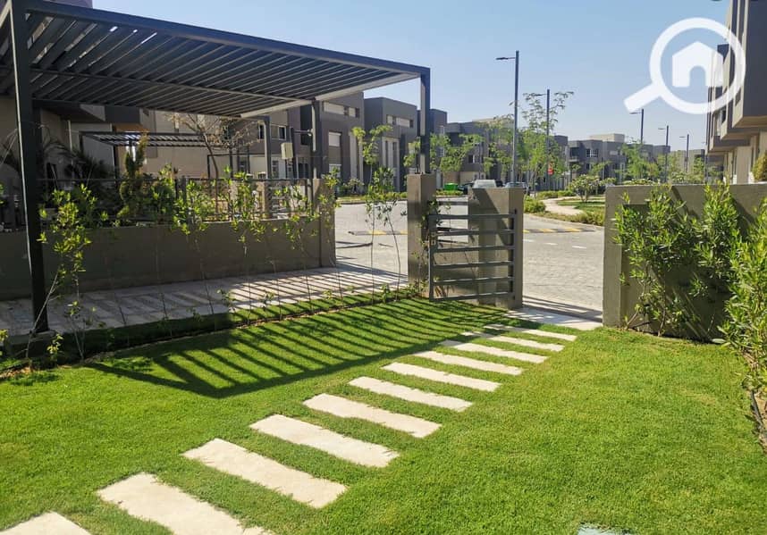 4 {9FF6E8D9-3B7B-41C7-A28A-40349D621371}. png