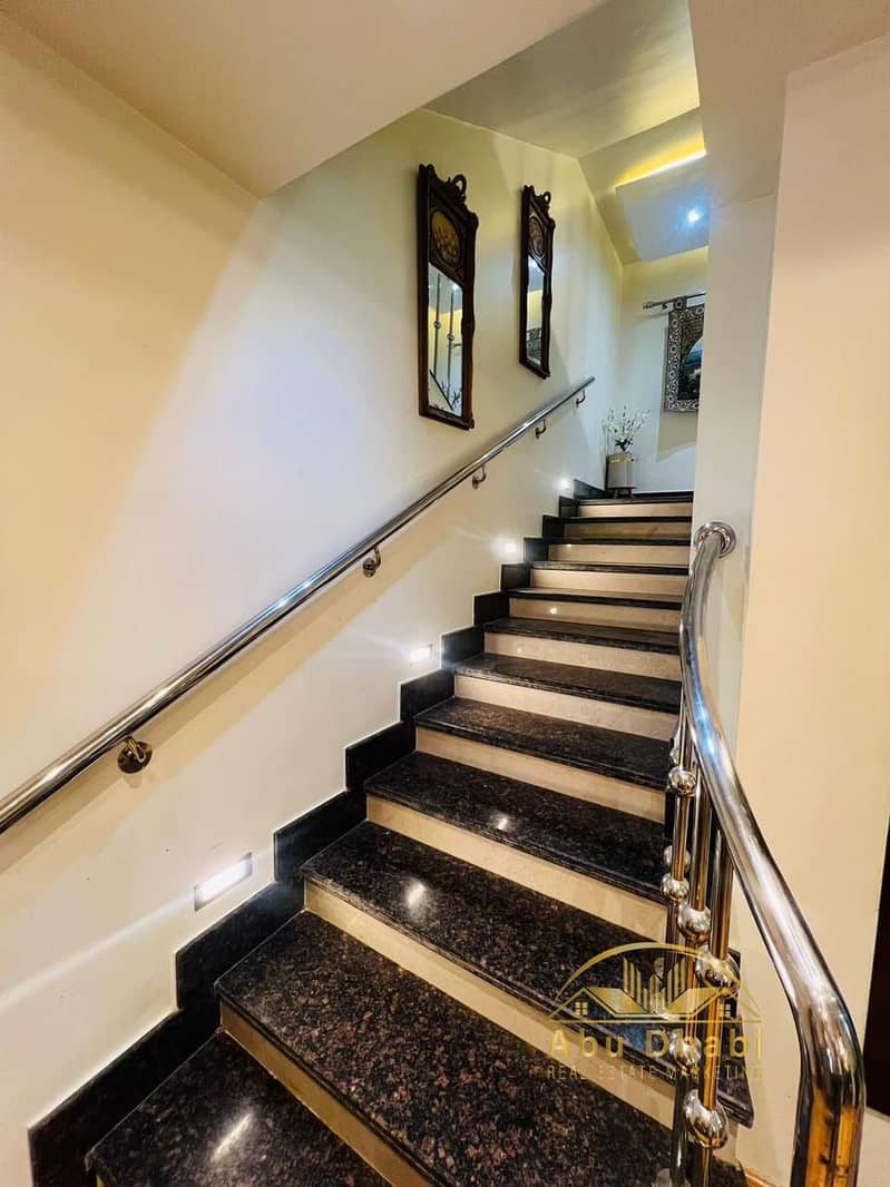 7 64f26bb4-a7b0-4698-b4c7-d84cfd24da6a. jpg