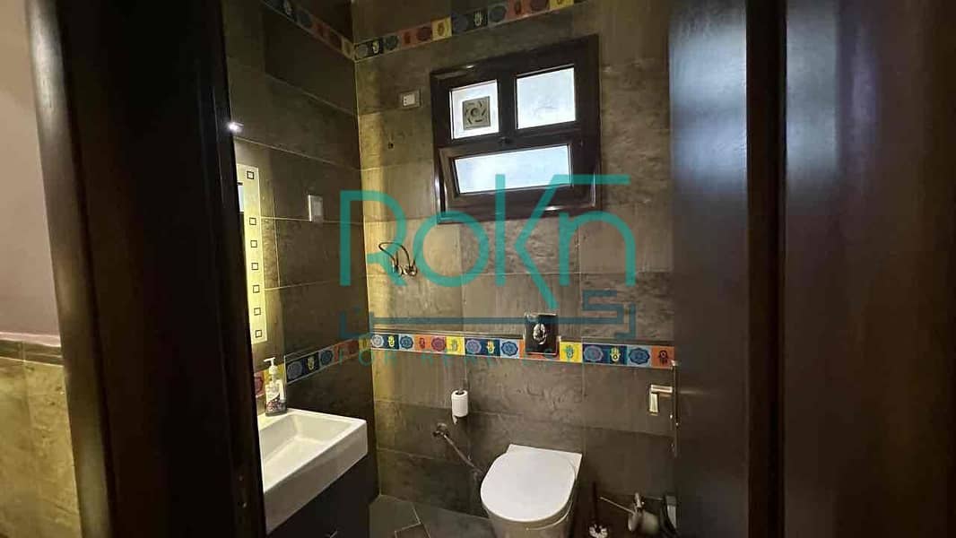 11 3356f12b-6752-4d92-9c5e-d8424a80ad47. jpg