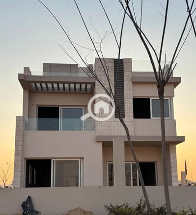 فیلا 5 غرف نوم للبيع في 6 أكتوبر، الجيزة - 473701740_1671330407125273_8002404022997565786_n (1). jpg