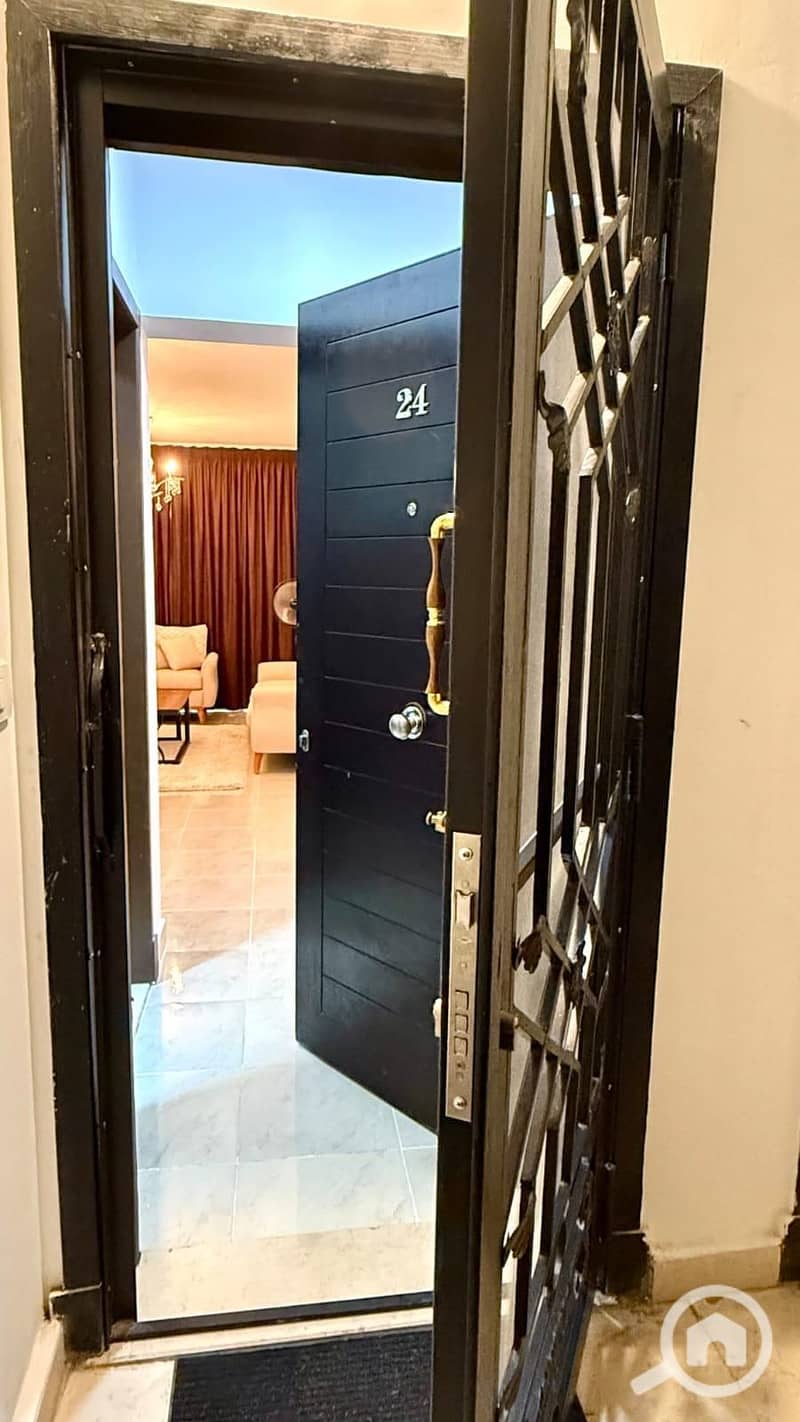 8 f273ff70-146c-4081-bd6f-28a1e406a1a7. jpeg