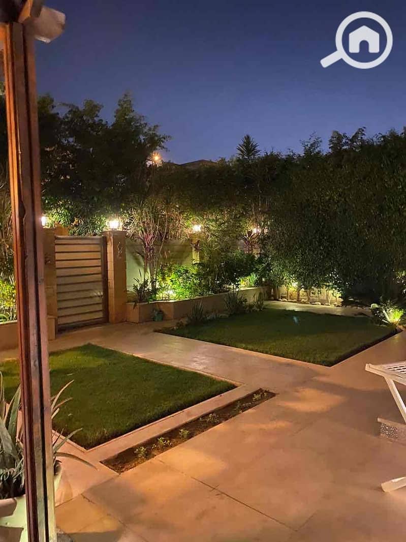 27 8ff1b618-8792-46bb-8074-350cb64b032b. jpg