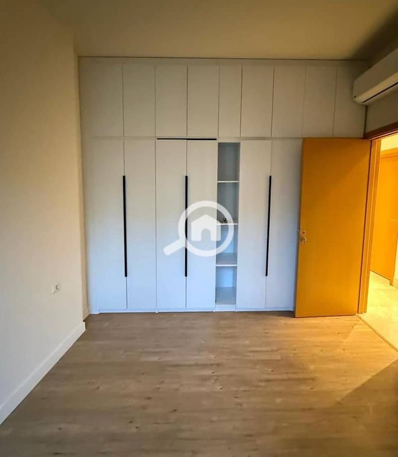 3 4d3b3d01-3999-4ad4-a024-79ad7be0b1b2. jpg