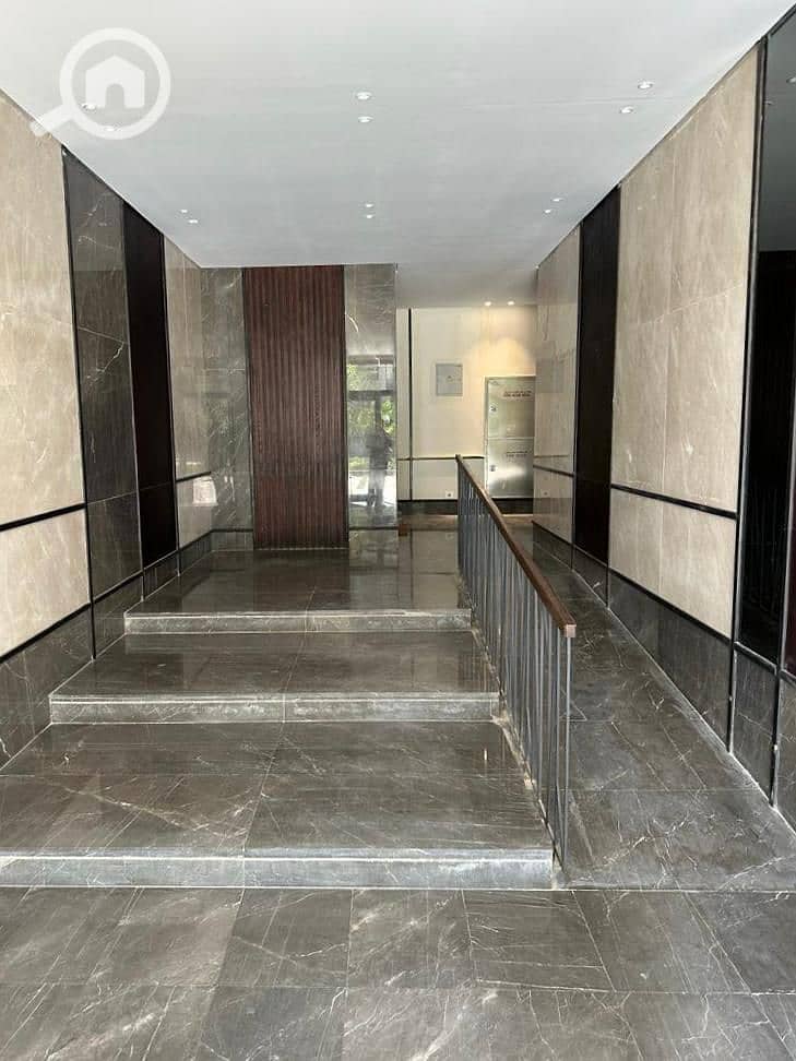 5 8f4b7a55-db8d-47c1-b5b9-fd7eb85e3fc6. jpg