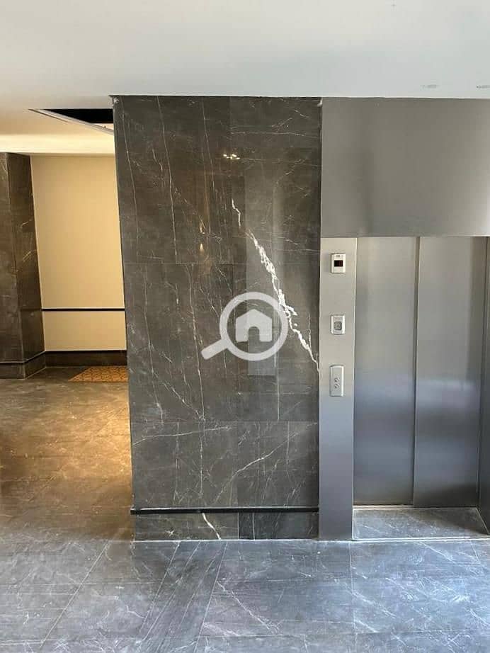 8 7439d478-11cb-4725-9621-1abdba8ddf9a. jpg