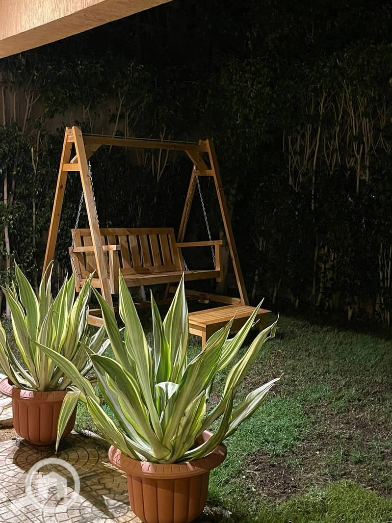 6 77a9df30-e0fd-4a42-a290-72b8ff3e45e7. jpeg