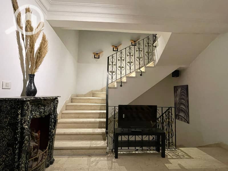 12 53597bd9-1993-4111-9ce7-76e00a5d42c6. jpeg