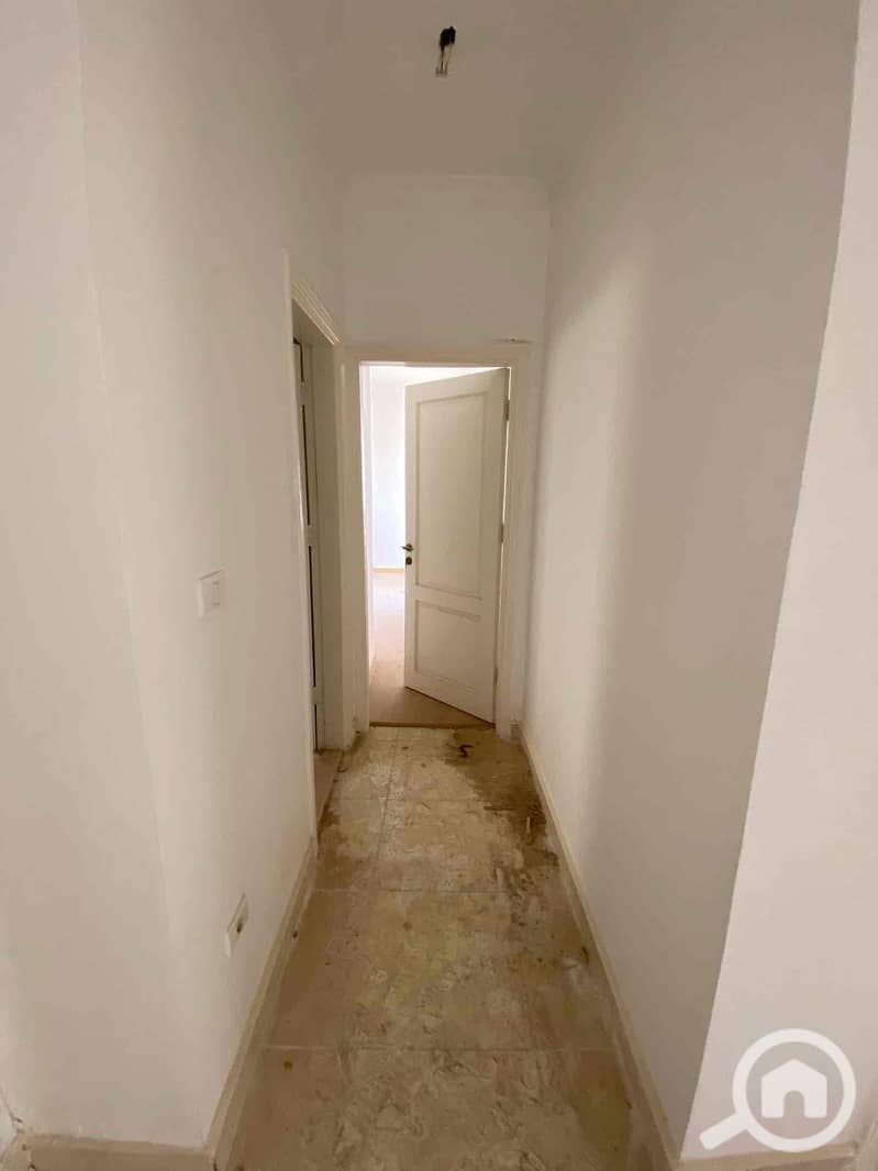 4 0b66c1e6-2023-4c4d-880d-da0fd031cf8d. jpg