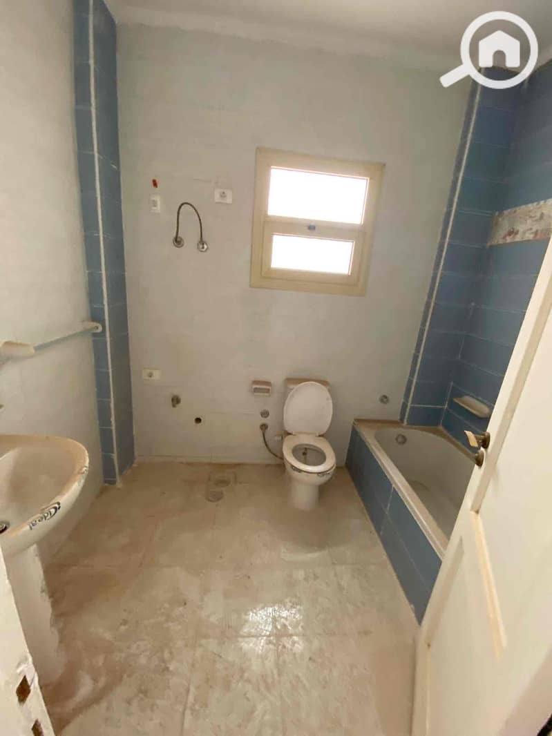 13 5cd02805-e1f8-43ce-87ab-59126b249de5. jpg