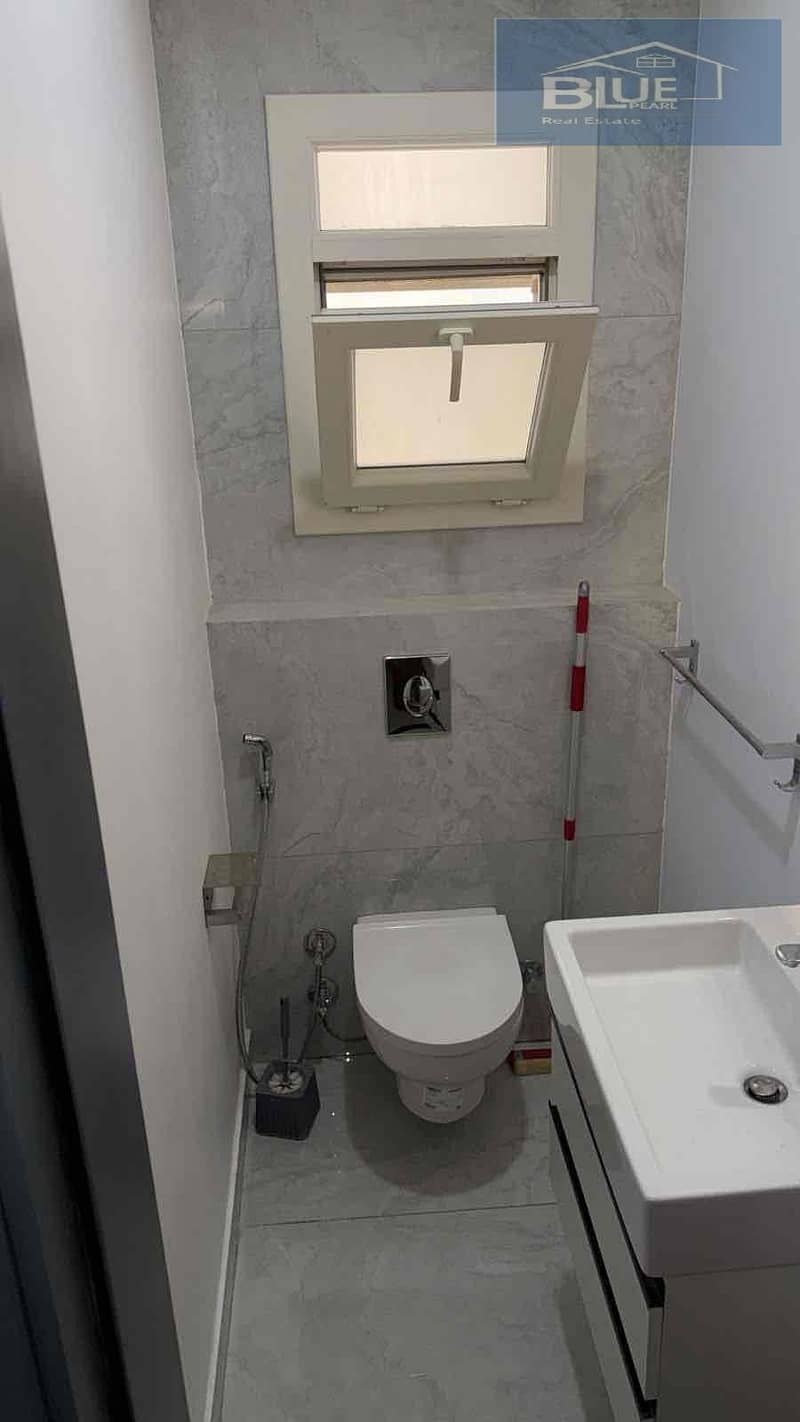 15 63dd5b2c-930f-42d5-b3af-0edd7f760945. jpg