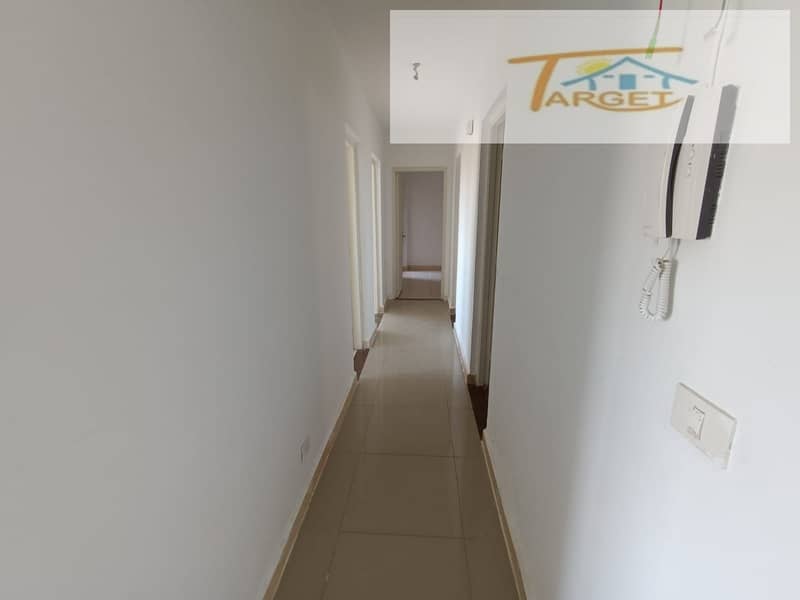 8 430f69e1-9003-4476-9f8b-dfe2dd0ecf89. jpg