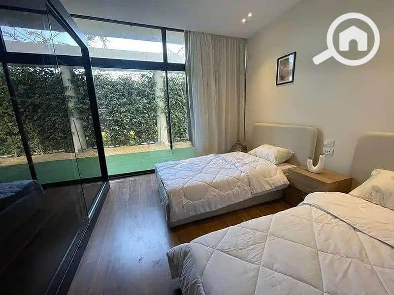 3 32898396-800x600. jpg